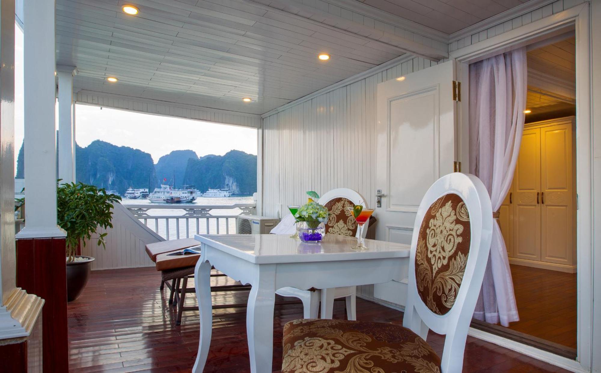 Signature Royal Halong Cruise Hạ Long Zimmer foto