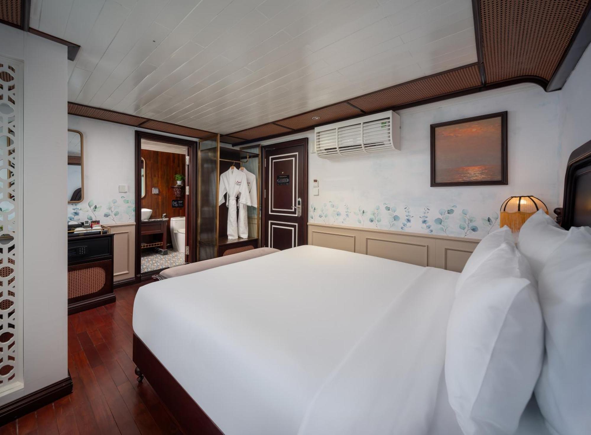Signature Royal Halong Cruise Hạ Long Exterior foto